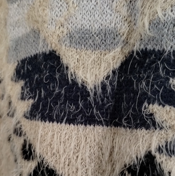 NWT PQLA Fringe Boho Poncho/Sweater - Picture 6 of 12